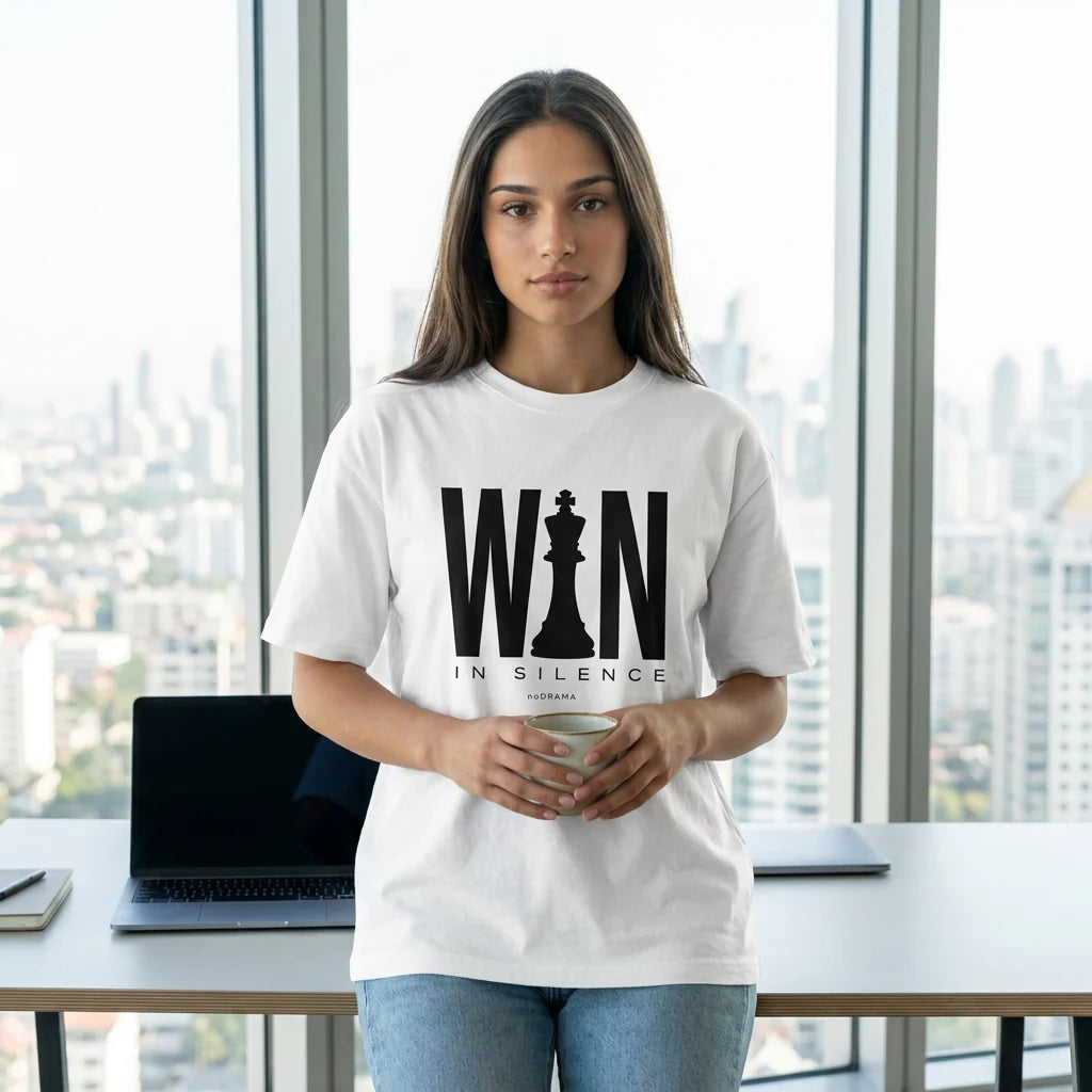 Бяла OVERSIZED тениска „WIN IN SILENCE“ — noDRAMA