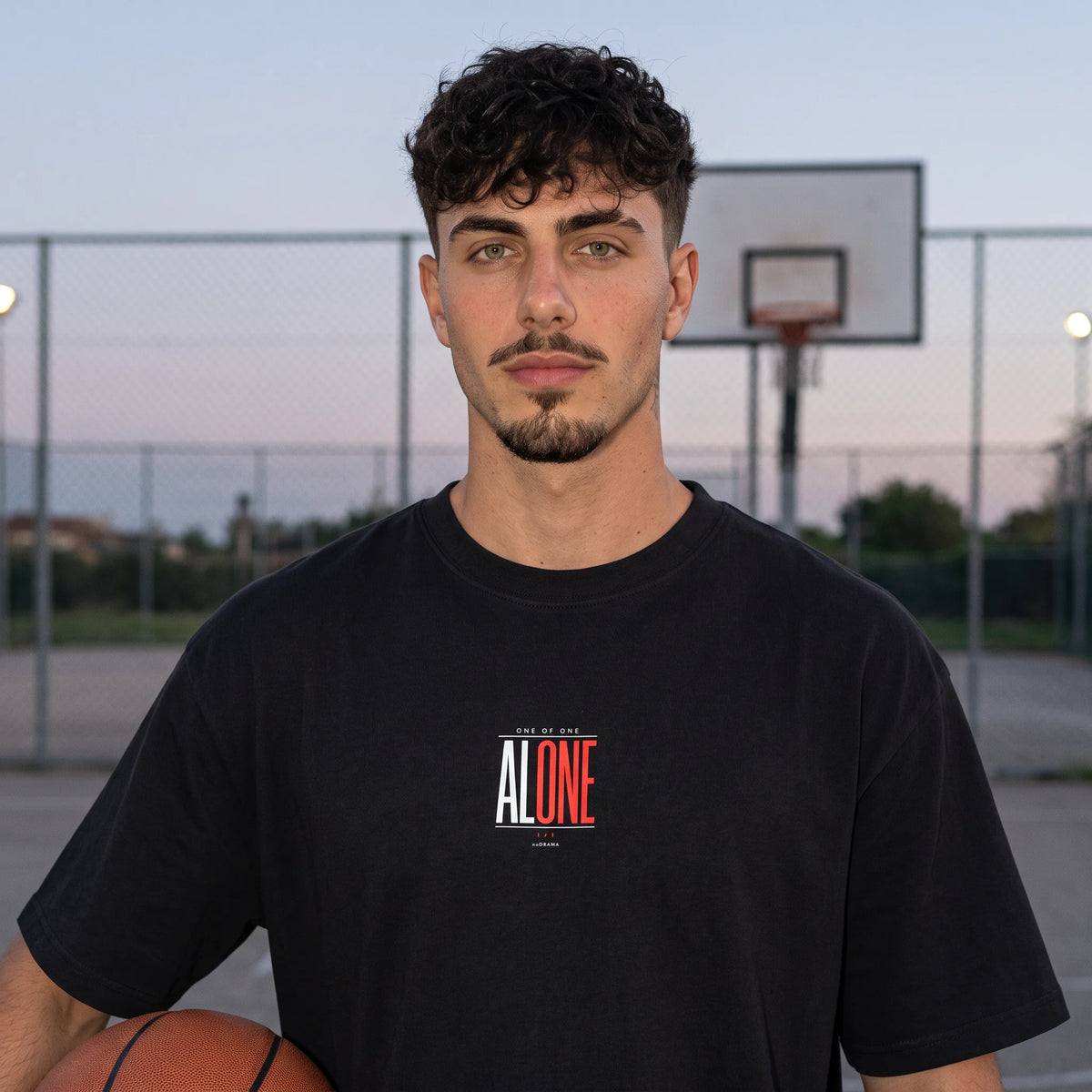 Черна OVERSIZED тениска „ALONE“ — noDRAMA