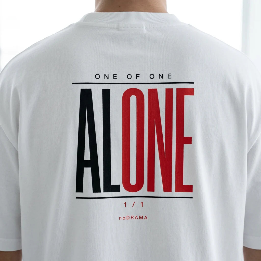 Бяла OVERSIZED тениска „ALONE“ — noDRAMA