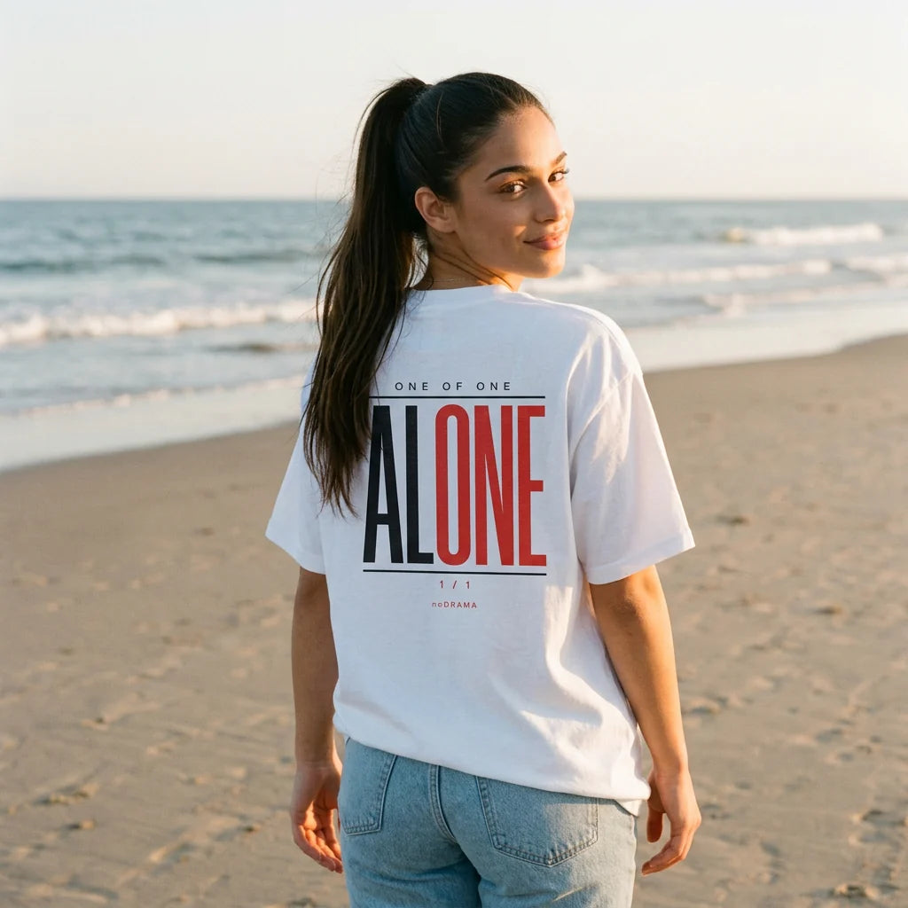 Бяла OVERSIZED тениска „ALONE“ — noDRAMA