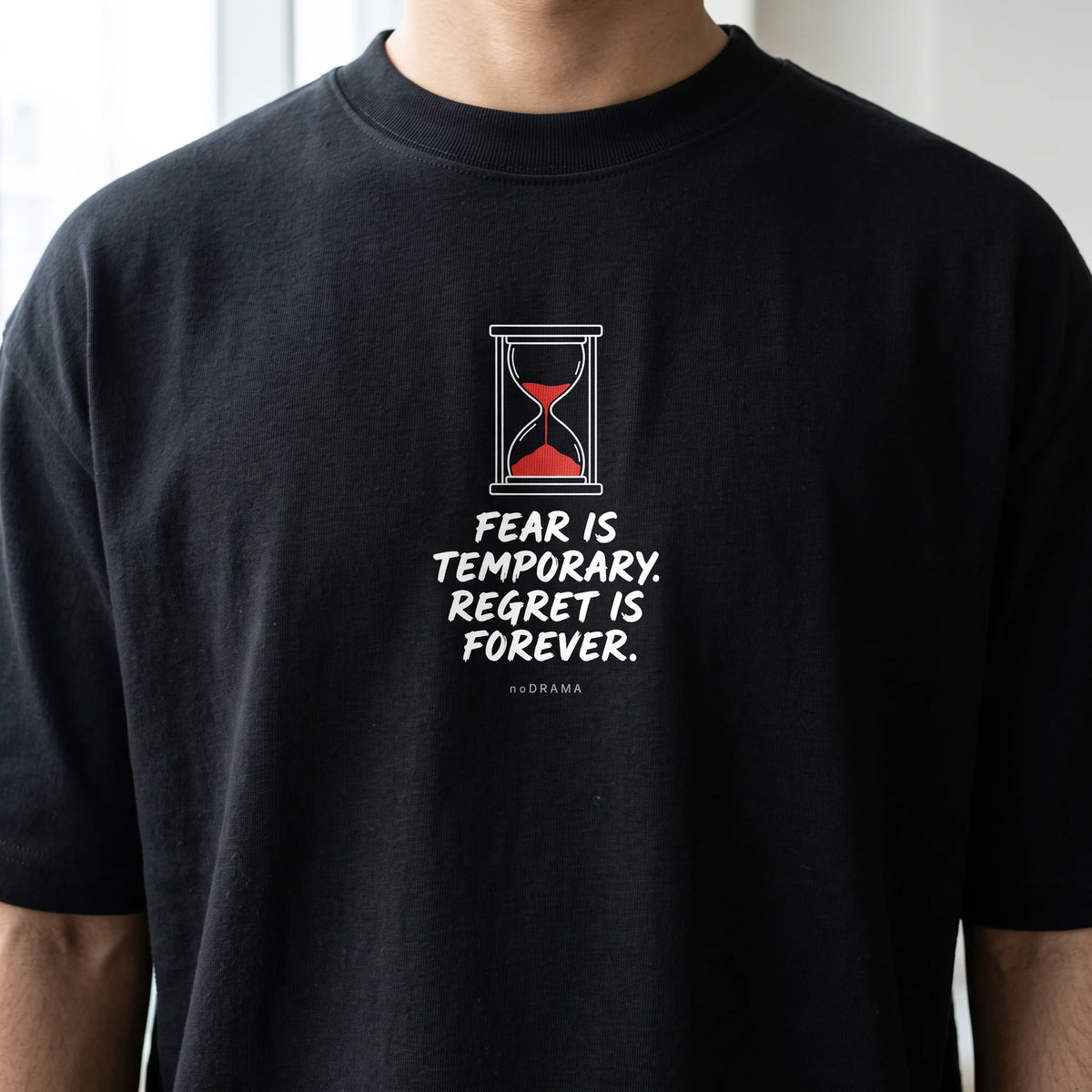 Черна OVERSIZED тениска „FEAR IS TEMPORARY“ — noDRAMA
