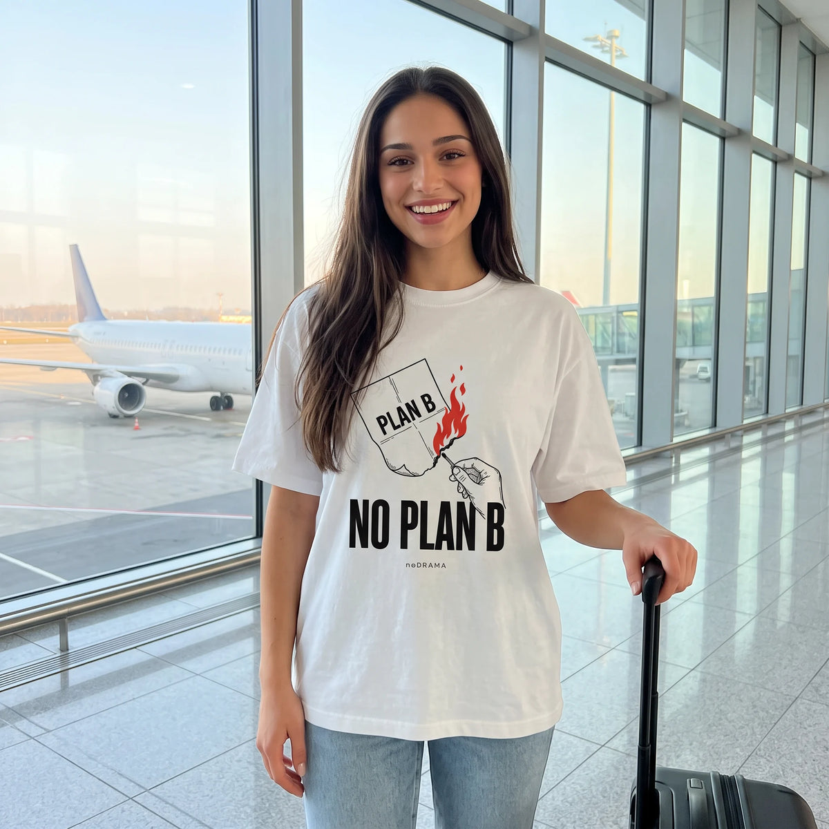 Бяла OVERSIZED тениска „NO PLAN B“ — noDRAMA