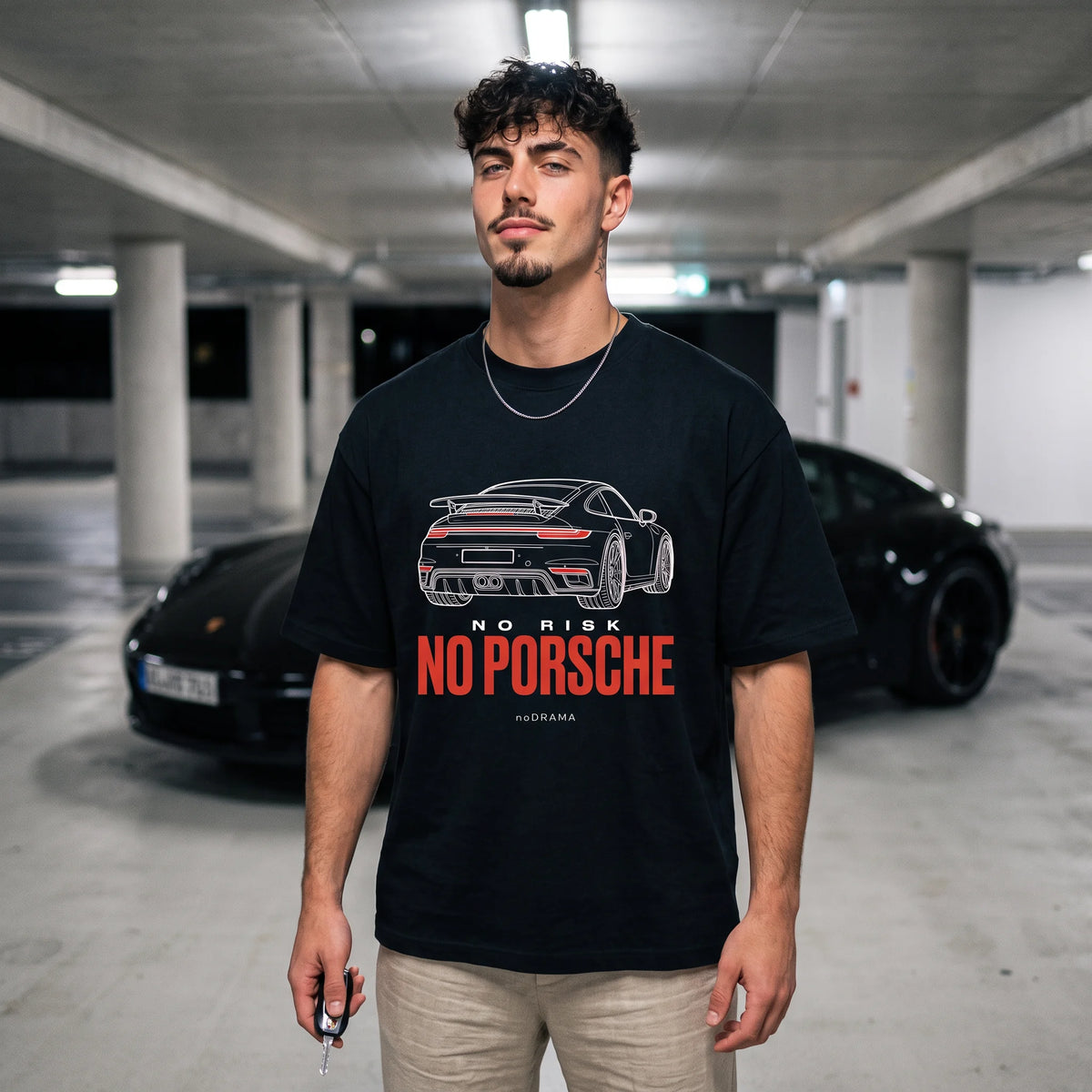 Бяла OVERSIZED тениска „NO RISK NO PORSCHE“ — noDRAMA