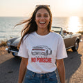 Бяла OVERSIZED тениска „NO RISK NO PORSCHE“ — noDRAMA
