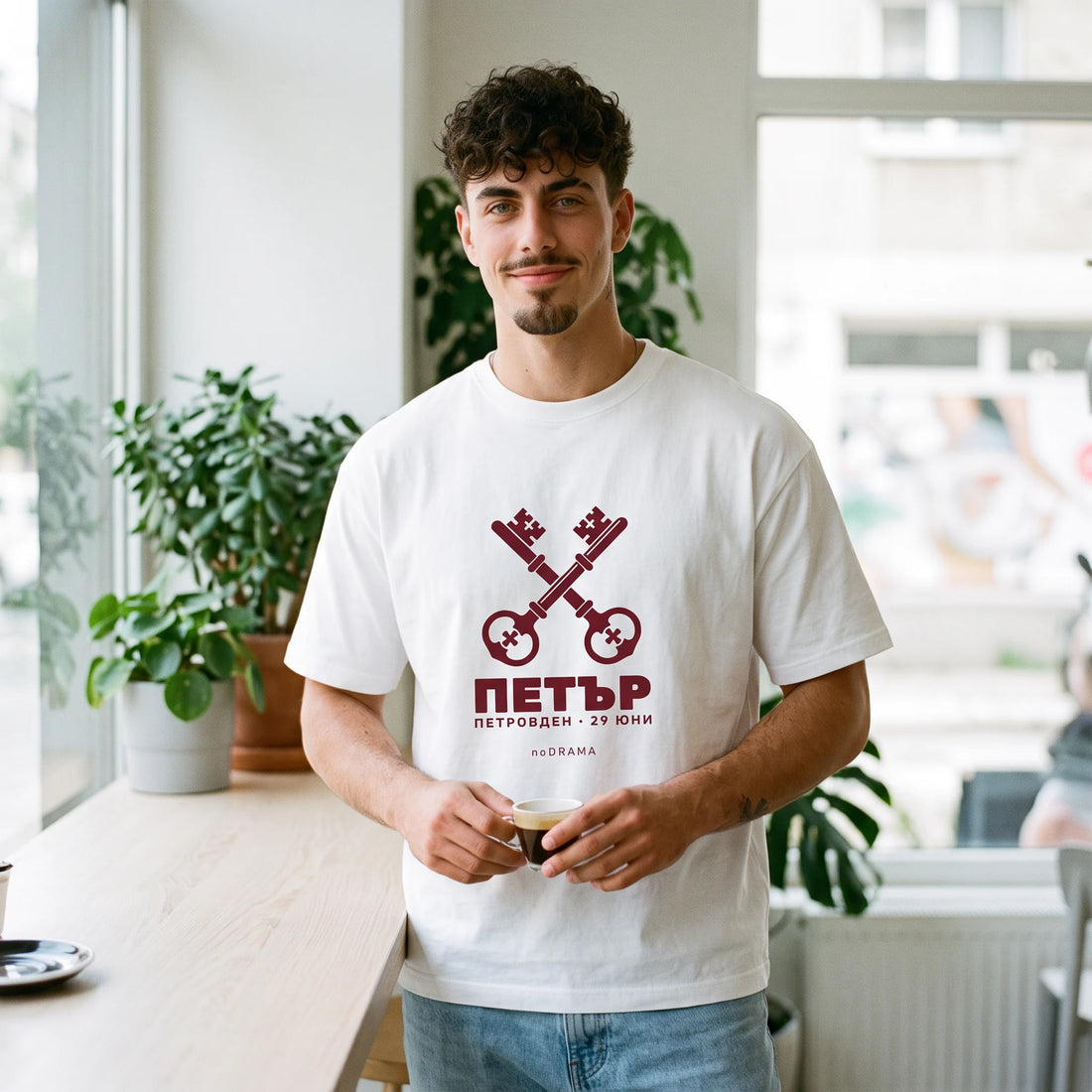 Бяла OVERSIZED тениска „ПЕТЪР“ — noDRAMA
